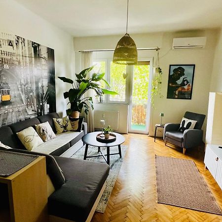 West Budapest Apartman Luaran gambar