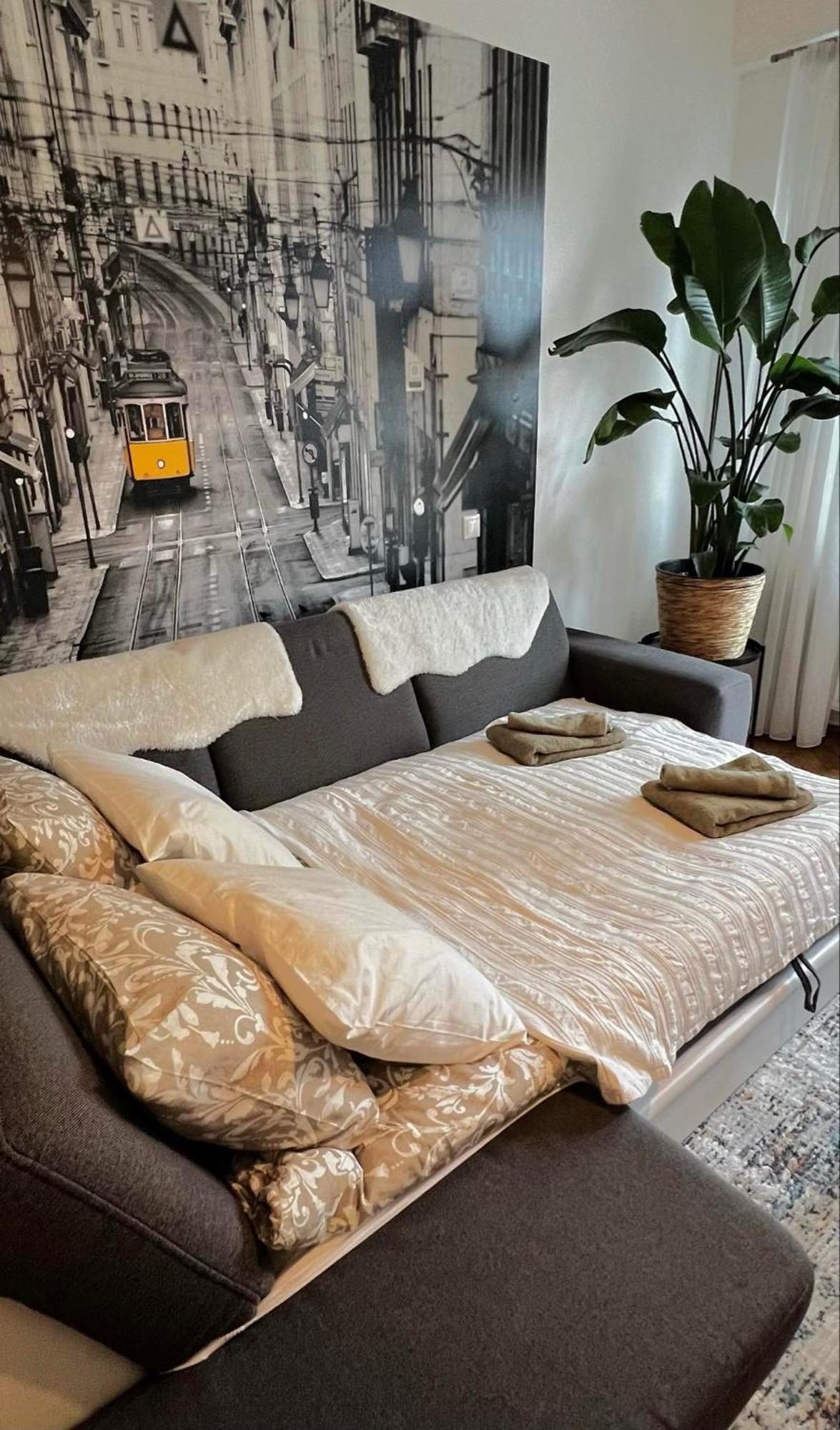 West Budapest Apartman Luaran gambar