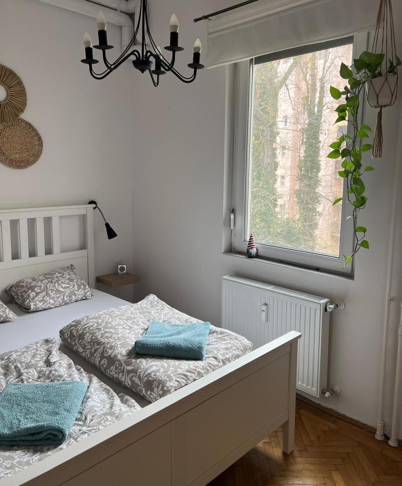 West Budapest Apartman Luaran gambar