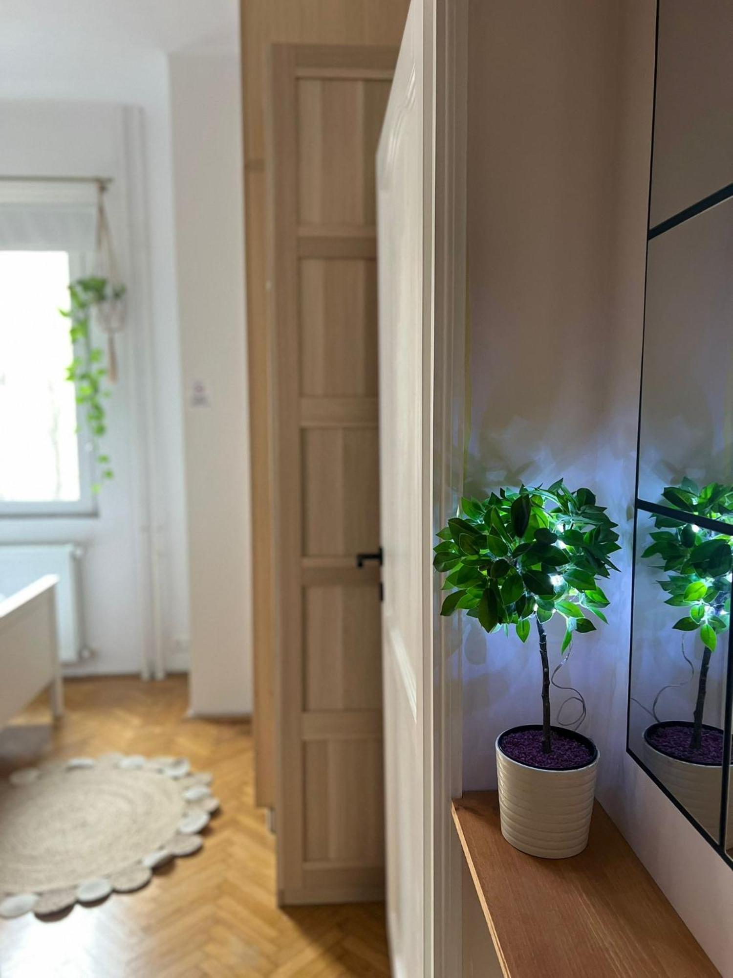 West Budapest Apartman Luaran gambar
