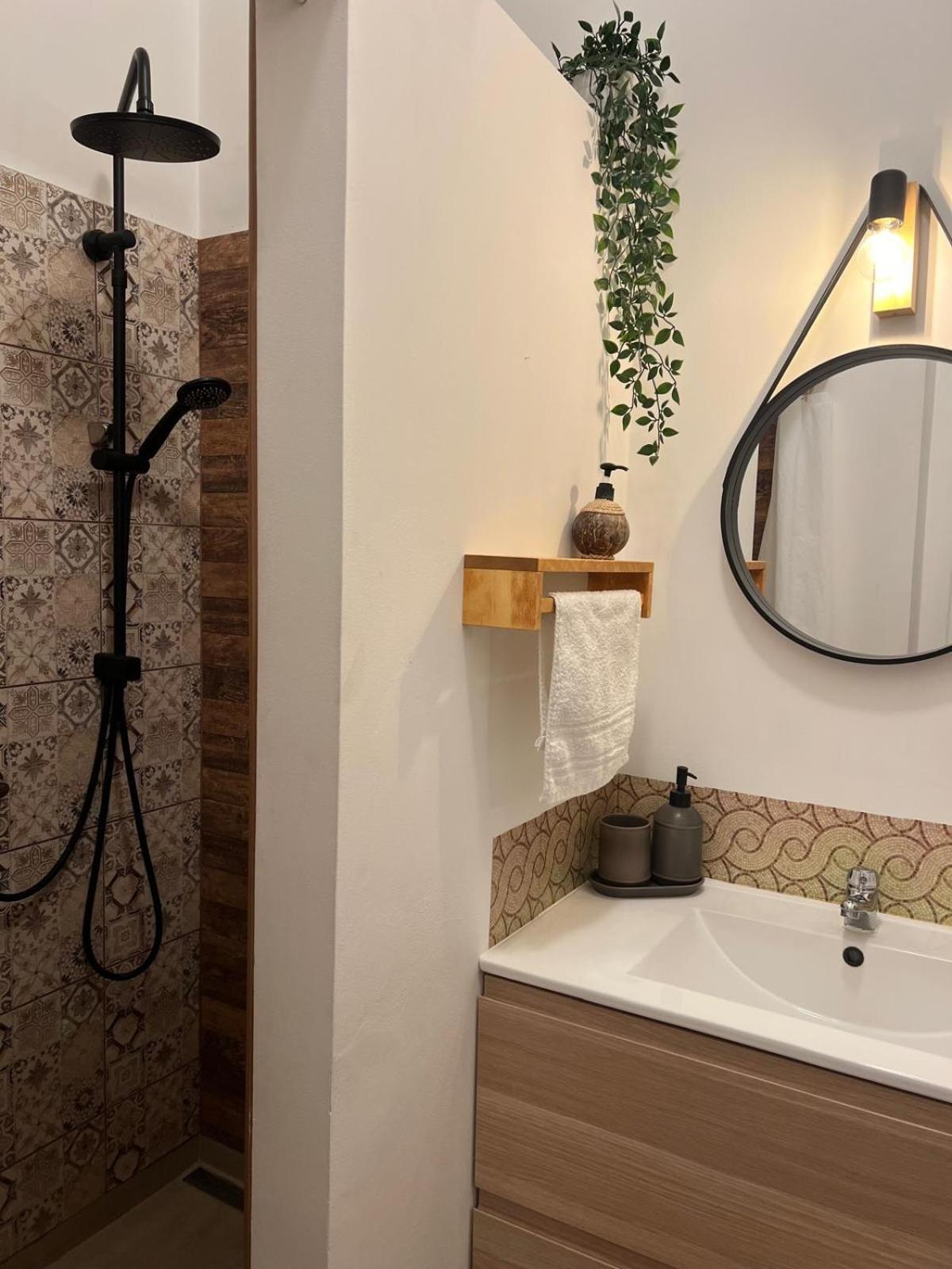 West Budapest Apartman Luaran gambar